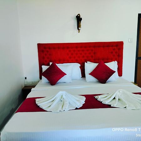 French Garden Pragash Beach Hotel Trincomalee Eksteriør bilde