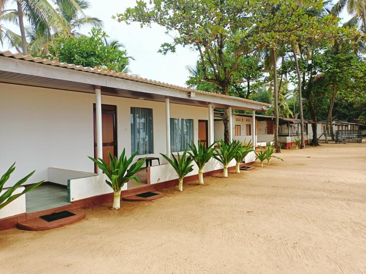 French Garden Pragash Beach Hotel Trincomalee Eksteriør bilde