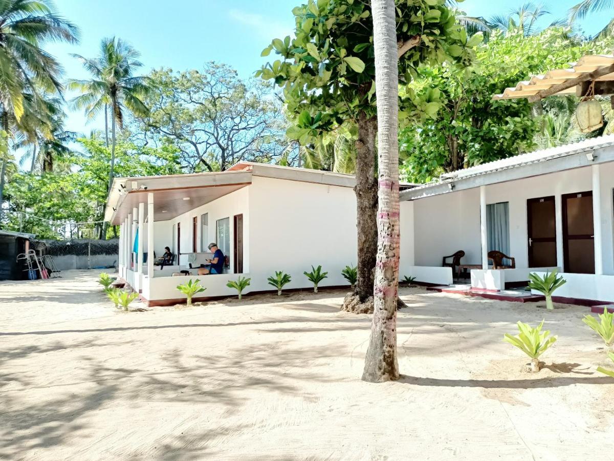 French Garden Pragash Beach Hotel Trincomalee Eksteriør bilde